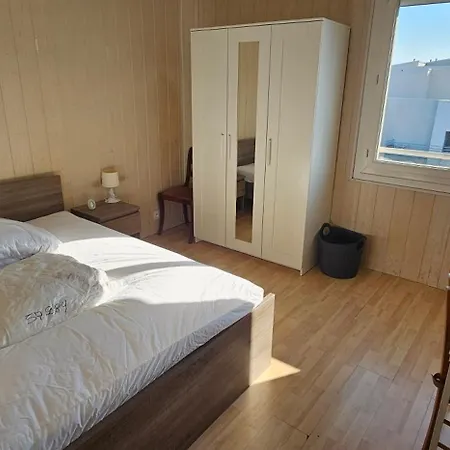 Apartment Location Meublee 8 Personnes - Proche Trentemoult Reze